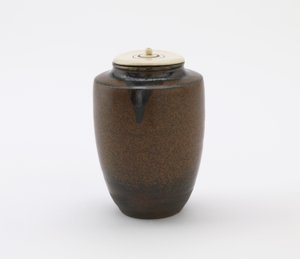 Çay kutusu, katatsuki tipi, Edo dönemi (seramik) by Japanese School
