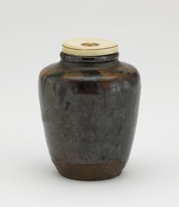 Çay caddy, katatsuki tipi, Seto, Aichi ili, Edo dönemi, 17. yüzyıl ortası (seramik) by Japanese School