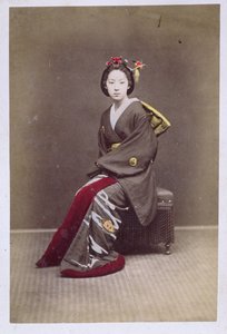 Kimonolu Genç Kız, 1860-70 dolayları (el renkli fotoğraf) by Japanese School