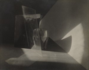 [Natürmort Soyutlama], c.1923 (jelatin gümüş baskı) by Jaromir Funke