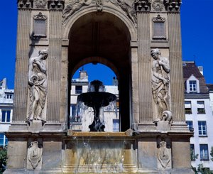 Mimari: perileri temsil eden Masumlar çeşmesinin detayı. Mimarlar Jean Goujon, Augustin Pajou ve Pierre Lescot tarafından tasarlandı. 1546-1549. Joachim du Bellay, Paris