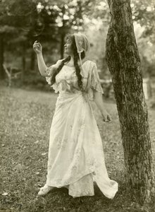 Grace Duffy Boylan yazar, c.1905-17 by Jessie Tarbox Beals