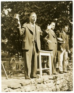 John W. Mitchell Greenwich Conn veya Weston, Conn Ünlü müzayedeci resimle xx ile gitmek by Jessie Tarbox Beals