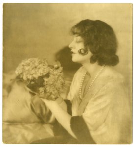Lenore Ulric, c.1915-28 (jelatin gümüşü fotoğraf) by Jessie Tarbox Beals