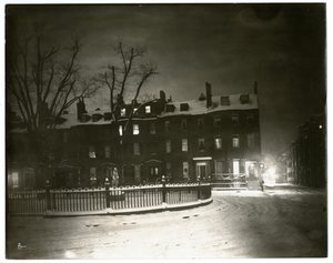 Louisburg Meydanı, Boston Jenny Lind, Corner House, Boston, ABD, 1902-10 dolaylarında yaşadı (jelatin gümüşü fotoğraf) by Jessie Tarbox Beals