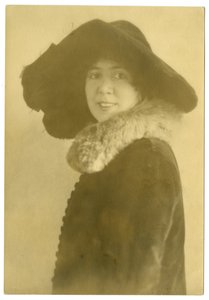 Margaret Widdemer, şair, c.1915-25 (jelatin gümüşü fotoğraf) by Jessie Tarbox Beals