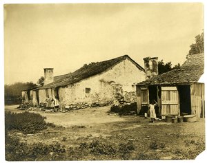 San Antonio yakınlarındaki Teksas'ta "Meksika" evi by Jessie Tarbox Beals