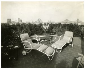 Mr & Mrs. John Morgan, 39 W 11 St, Greenwich Village, Նյու Յորք, ԱՄՆ, մոտ 1939-40 (ժելատին արծաթե լուսանկար) by Jessie Tarbox Beals