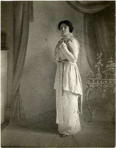 Orkide hareli, Maurice, c.1905-18 (jelatin gümüşü fotoğraf) by Jessie Tarbox Beals