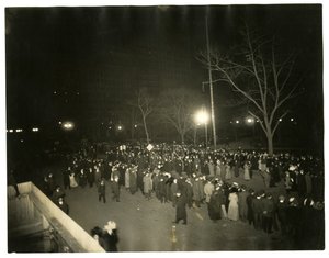 Suffrage Parade, Greenwich Village, New York, ABD, c.1915-18 (jelatin gümüşü fotoğraf)