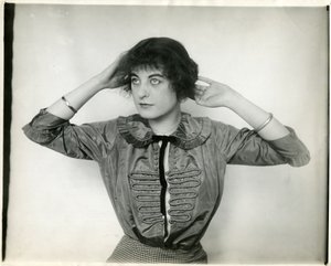 Tafta bluz, Forsythe, c.1905-18 (jelatin gümüşü fotoğraf) by Jessie Tarbox Beals