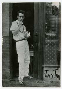 Tiny Tim, Greenwich Village, New York, ABD, c.1915-22 (jelatin gümüşü fotoğraf)