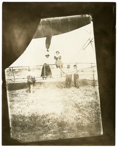 "Ville de St Mande" Zeplin, Beals gemide by Jessie Tarbox Beals