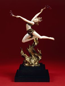 The Flame Leaper, 20. yüzyılın başları (soğuk boyalı bronz, fildişi, kehribar, siyah belçika mermer kaidesi)