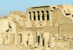 Mısır, Dandarah (Dendera), Hathor Tapınağı by Walter Charles Mills