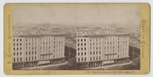 1871 Chicago Yangınından önce, kuzeye bakan Belediye Binası kubbesinden görünümün stereografı by John Carbutt