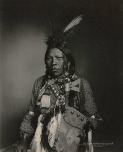 Tıpta çalışıyor, Arapahoe, 1898-1899. by John K. Rose