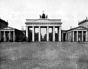 Brandenburg Kapısı, Berlin, 1893.
