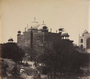 Tac Mahal, Dinlenme Evinin Arkadan Görünümü, Figürlü, c. 1858-1862.