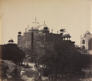 Tac Mahal, Dinlenme Evinin Arkadan Görünümü, Figürlü, c. 1858-1862.