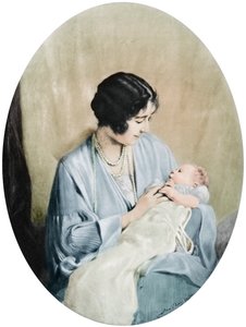 Kraliçe Elizabeth, 1926, 1937'de Prenses Elizabeth ile birlikte. by John Saint Helier Lander