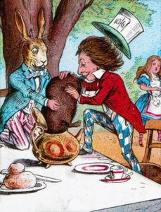 Çılgın Şapkacı ve Mart Tavşanı, Fındık Faresini bir çaydanlığa koymaya çalışıyor, c1910 by John Tenniel