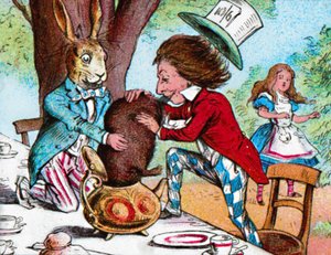 Çılgın Şapkacı ve Mart Tavşanı, Fındık Faresini bir çaydanlığa koymaya çalışıyor, c1910 by John Tenniel