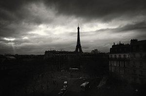 İlkbaharda Paris, 2022 (fotoğraf) by Jon Nicholson