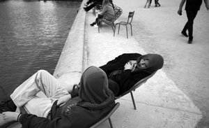 İlkbaharda Paris, 2022 (fotoğraf) by Jon Nicholson