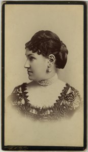 Bayan William Astor (sepya baskı)