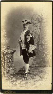 Peter Marie, Kostüm Balosu