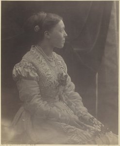 Anne Thackeray Ritchie, Mayıs 1870. by Julia Margaret Cameron