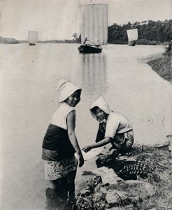 Nehir kenarında bir çamaşırhane, c1900, 1921 by Julian Leonard Street