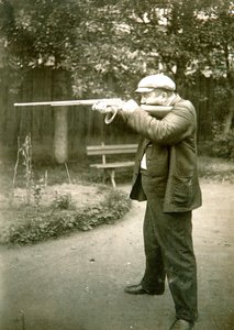 Rus yazar Alexander Kuprin çekim, Gatchina, Rusya, 20. yüzyılın başlarında. by Karl Karlovich Bulla
