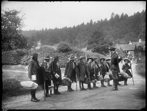 Holmbury St Mary, Shere, Guildford, Surrey, 23/05/1912 (s/b fotoğraf) by Katherine Jean Macfee