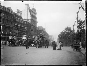 Piccadilly, Westminster Şehri, Londra, 20/06/1911 (s/b fotoğraf) by Katherine Jean Macfee