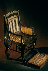 Ayaklıklı çocuk sandalyesi, KV62, Kral Tut