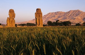 Memnon Heykeli; Amenhotep III; by Kenneth Garrett