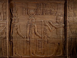 MM7836; Kleopatra; Mısır; Philae Tapınağı; Aswan; İsis Tapınağı; Son Firavunlar Ptolemy I..., 2011 (fotoğraf) by Kenneth Garrett