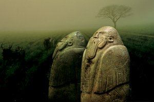 Olmekler Üzerine Yeni Bir Işık. 6" yüksekliğinde; Nefrit; Tuxtla Şaman heykelciği; Ördek maskeli... by Kenneth Garrett