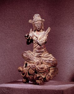 Art Coreen: Celeste olan altın bronz bir Apsara