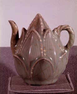 Art coreen: lotus çiçeği şeklinde versoir. karartmak 10,2 cm Koryo dönemi, 12. yüzyıl sonu. Kore Ulusal Müzesi