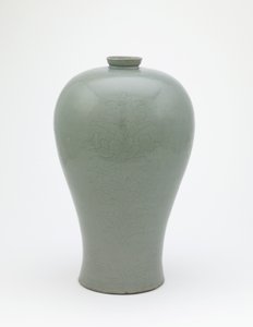 Dört nilüfer spreyinin oyulmuş tasarımlı şişe, Koryo dönemi, 12. yüzyılın ilk yarısı (seramik) by Korean School
