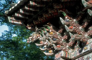 Sŏgwang-sa Tapınağı, Kosan İlçesi, Kangwon Eyaleti, Kuzey Kore, çatının detayı (fotoğraf) by Korean School