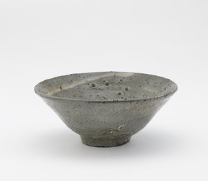 Çay kasesi, Totoya tipi, Kyongsang Namdo eyaleti, Kore, Choson dönemi, 16. yüzyıl sonu-17. yüzyıl başı (feldspatik sır altında fırçalanmış astarlı seramik) by Korean School