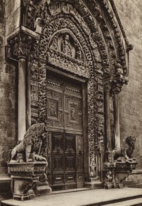 İtalya: Altamura, Puglie, Katedral (s / b fotoğraf) by Kurt Hielscher