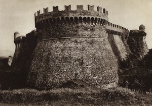 İtalya: Castello Sarzanello (s/b fotoğraf) by Kurt Hielscher