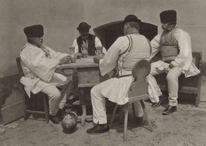 Romanya: Poiana-Sibiului, Bir kadeh şarap keyfi (s/b fotoğraf) by Kurt Hielscher
