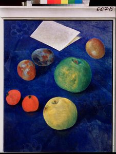 Mavi masa örtüsü üzerinde meyveler. Kuzma Sergeevich Petrov Vodkin (Petrov-Vodkin) (Kouzma Petrov Vodkin) (Petrov-Vodkin) (1878-1939) tarafından tablo, tuval üzerine yağlı boya by Kuzma Sergeevich Petrov Vodkin