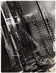 Işık-Uzay Modülatörü by Laszlo Moholy Nagy